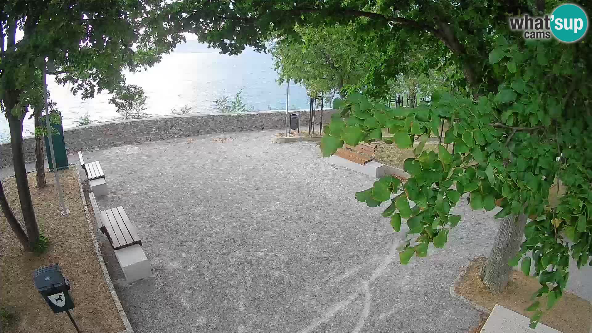 Spletna kamera Senj v živo – Park pisateljev in Velebitski kanal