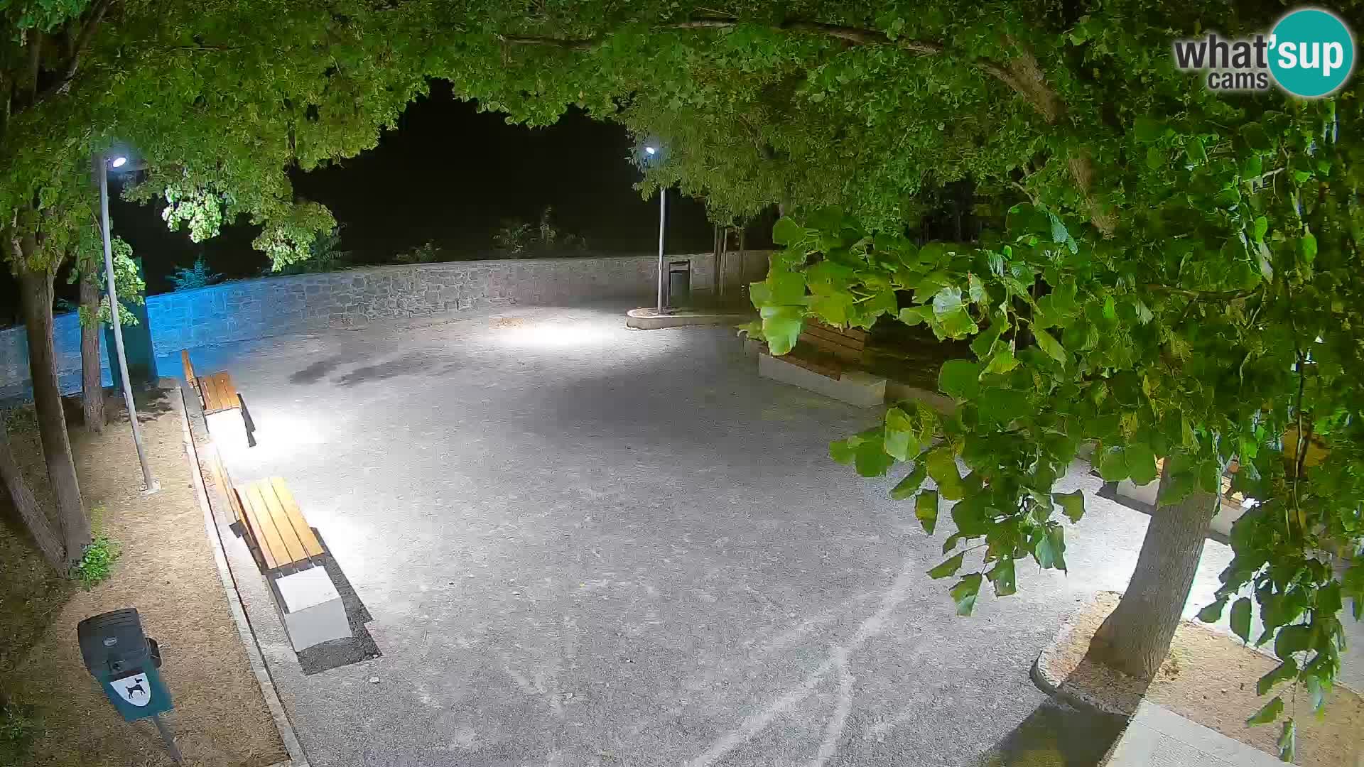 Spletna kamera Senj v živo – Park pisateljev in Velebitski kanal