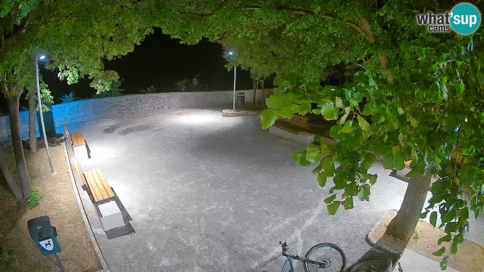 Webcam Senj en direct – Parc des Écrivains et canal du Velebit