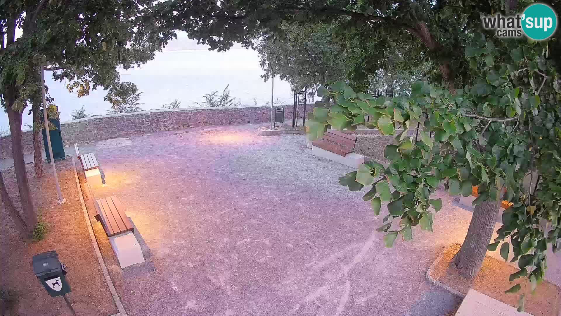 Kamera uživo Senj – Park književnika i Velebitski kanal