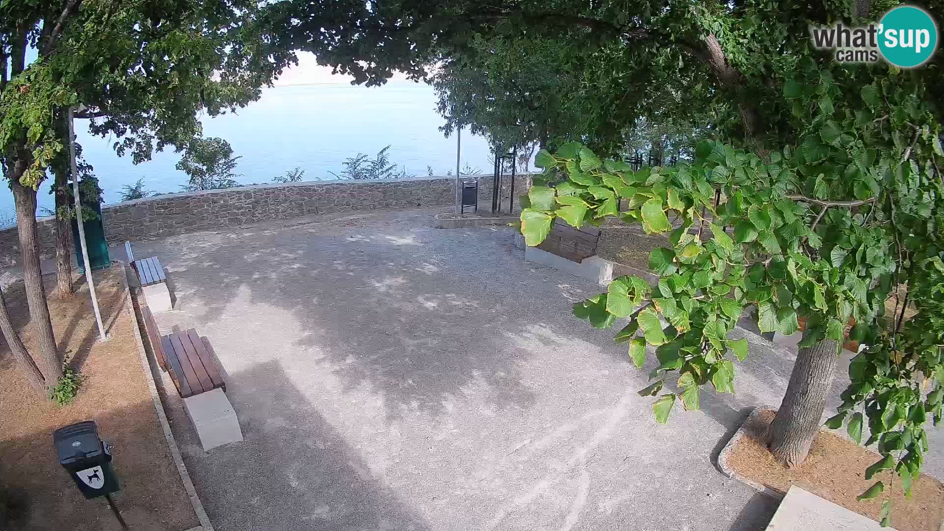 Webcam Senj en direct – Parc des Écrivains et canal du Velebit