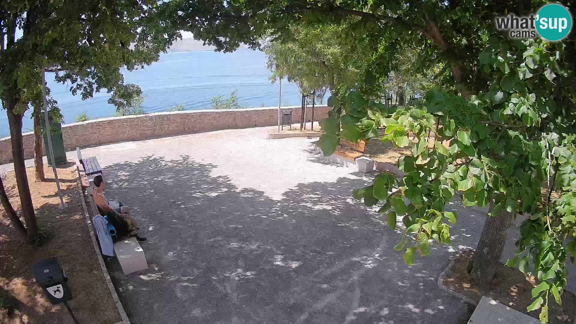 Spletna kamera Senj v živo – Park pisateljev in Velebitski kanal