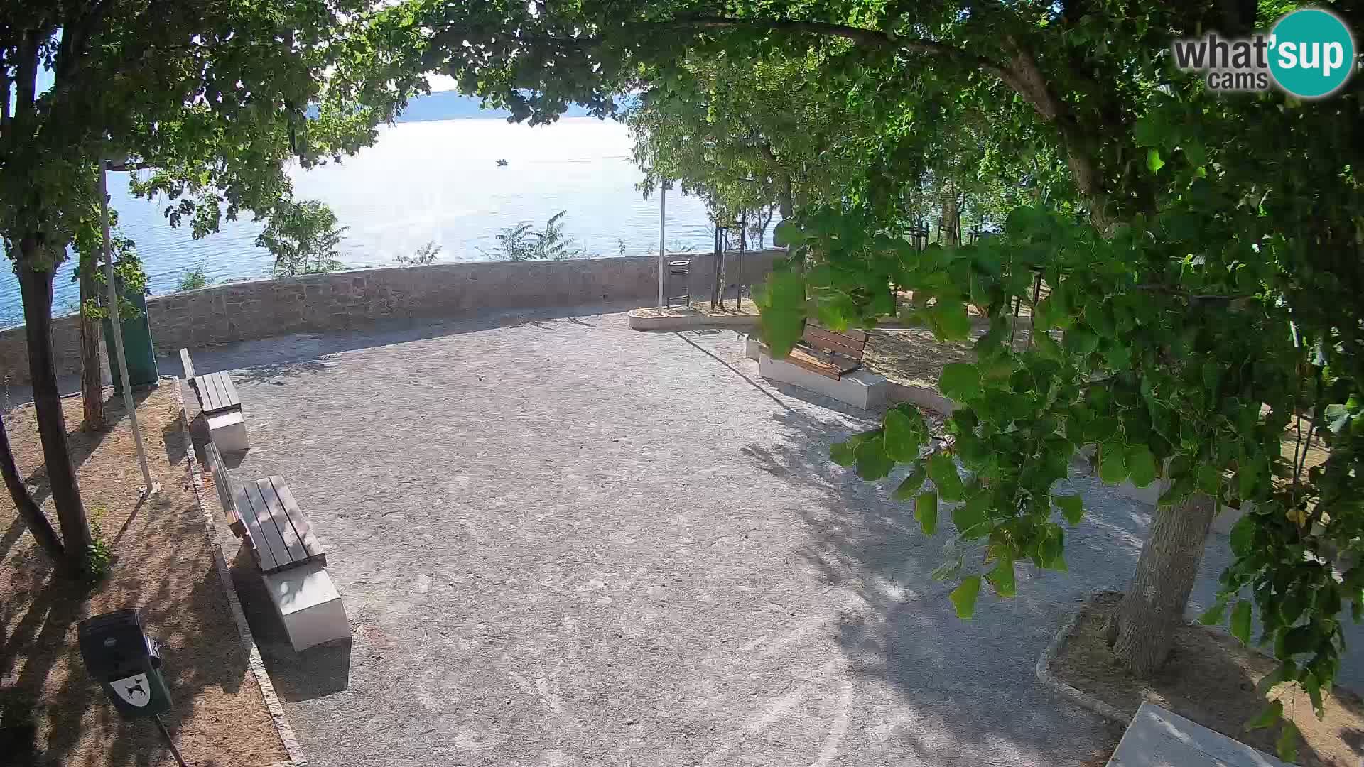 Spletna kamera Senj v živo – Park pisateljev in Velebitski kanal