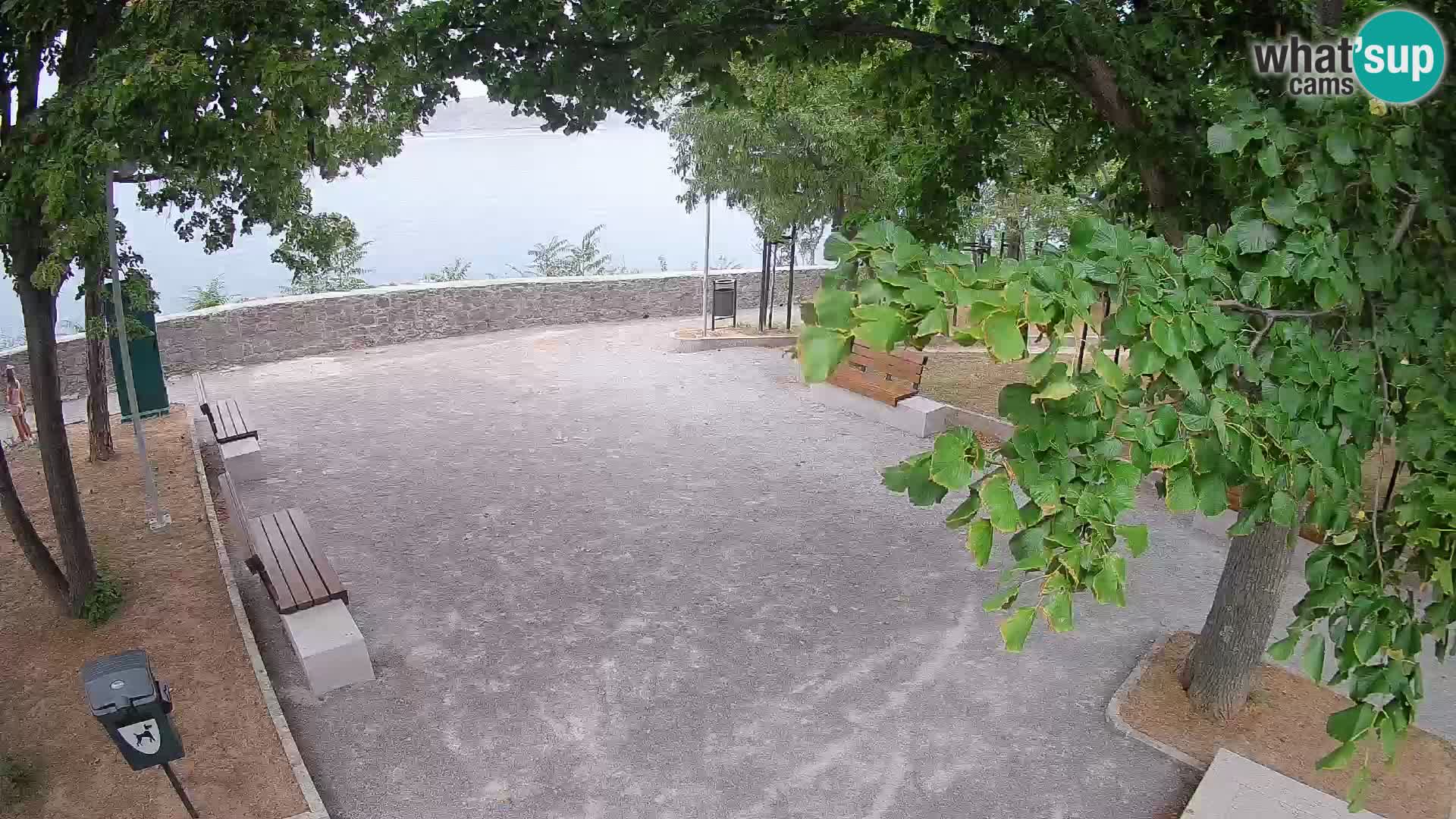 Spletna kamera Senj v živo – Park pisateljev in Velebitski kanal