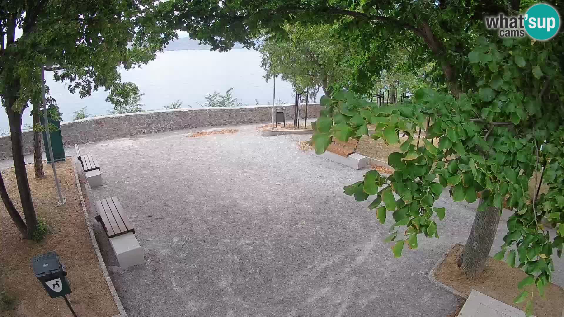 Spletna kamera Senj v živo – Park pisateljev in Velebitski kanal