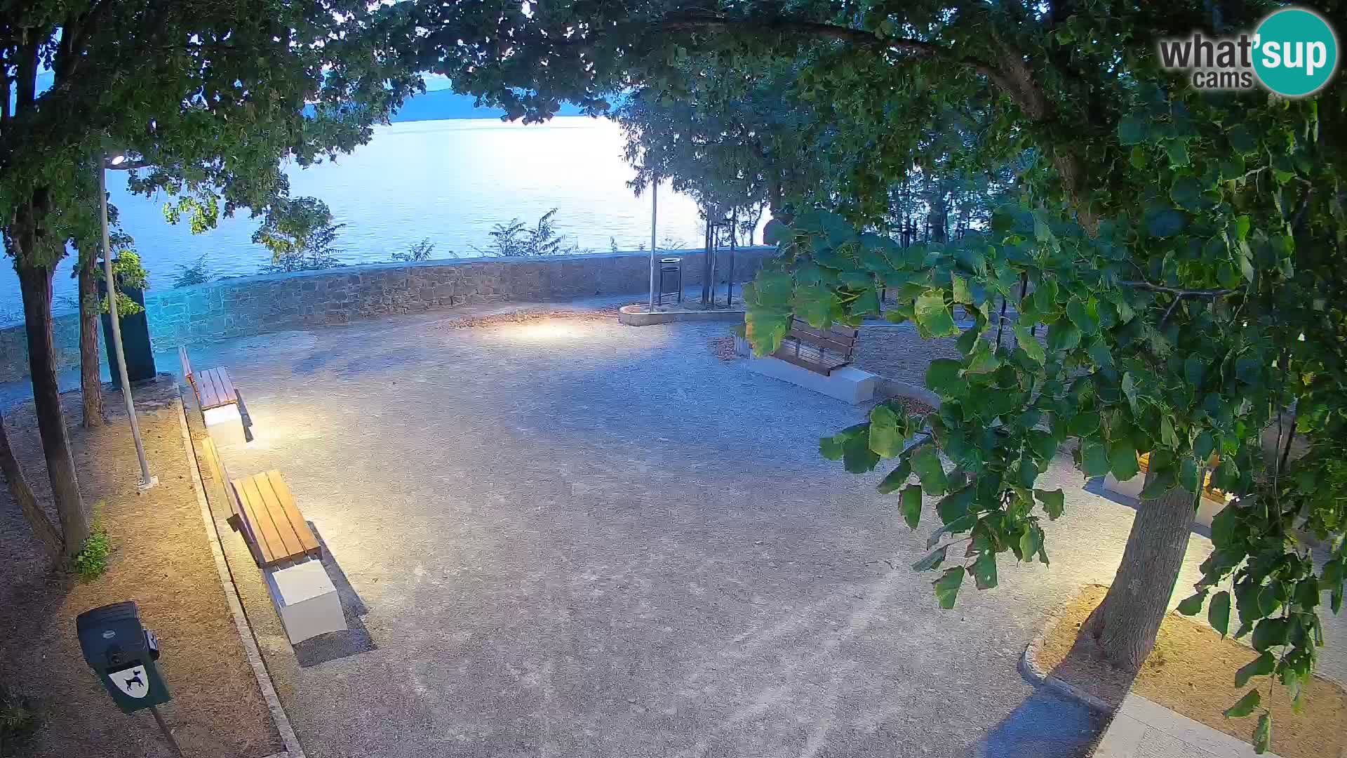 Webcam Senj en direct – Parc des Écrivains et canal du Velebit