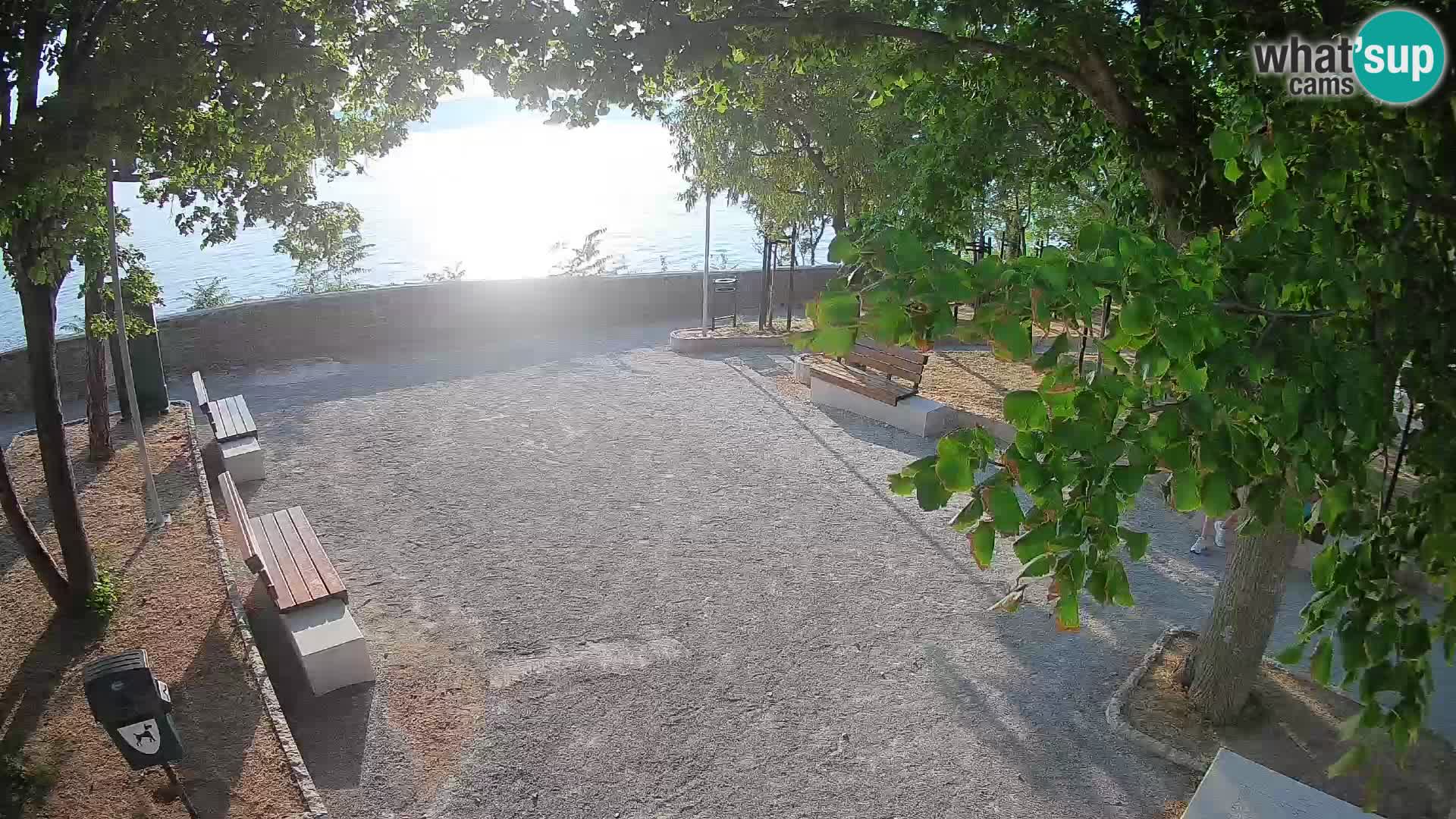Spletna kamera Senj v živo – Park pisateljev in Velebitski kanal