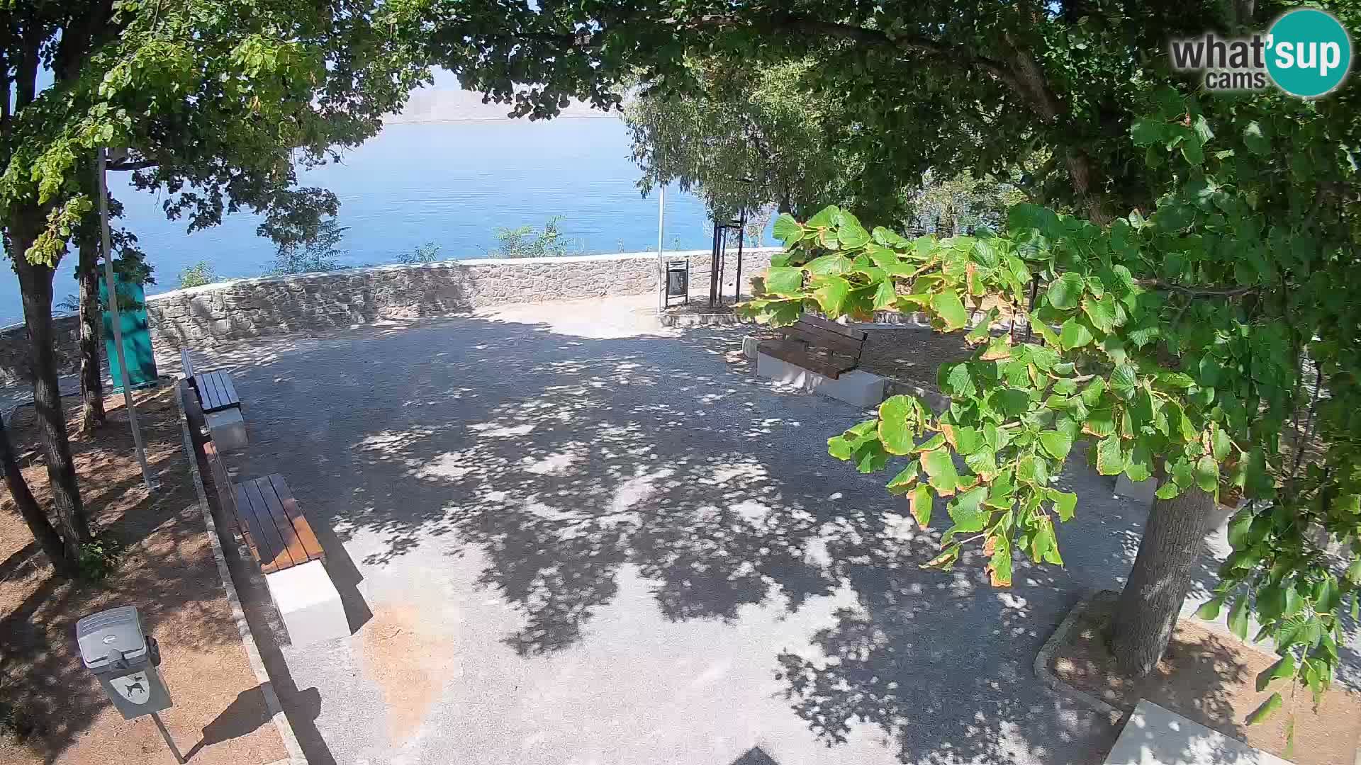 Spletna kamera Senj v živo – Park pisateljev in Velebitski kanal