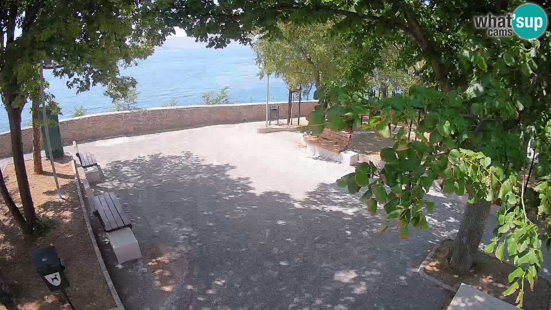 Spletna kamera Senj v živo – Park pisateljev in Velebitski kanal