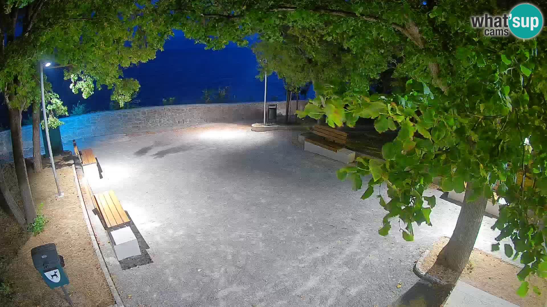 Kamera uživo Senj – Park književnika i Velebitski kanal