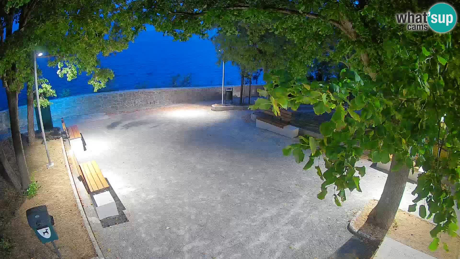 Webcam Senj en direct – Parc des Écrivains et canal du Velebit