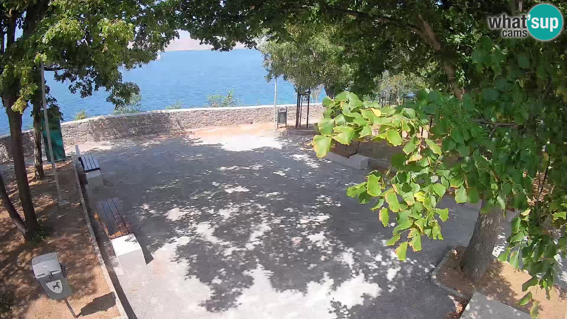 Webcam Senj en direct – Parc des Écrivains et canal du Velebit