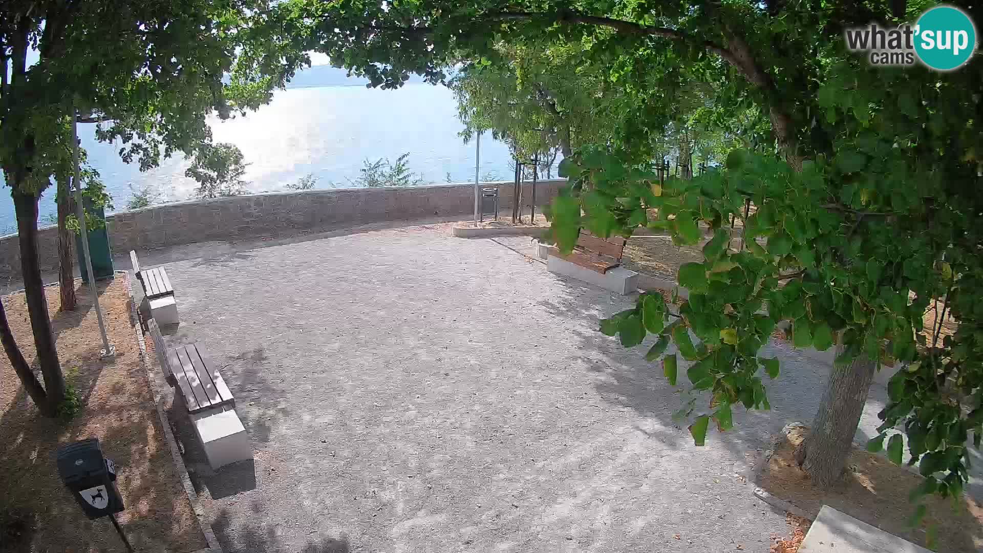 Spletna kamera Senj v živo – Park pisateljev in Velebitski kanal