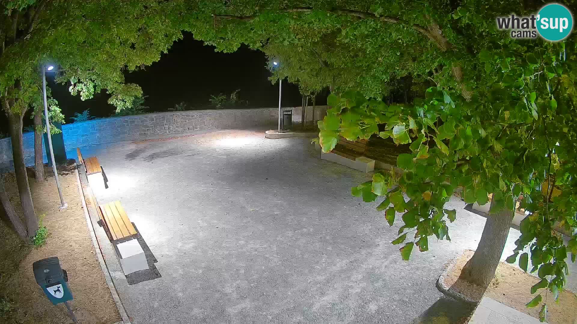 Spletna kamera Senj v živo – Park pisateljev in Velebitski kanal