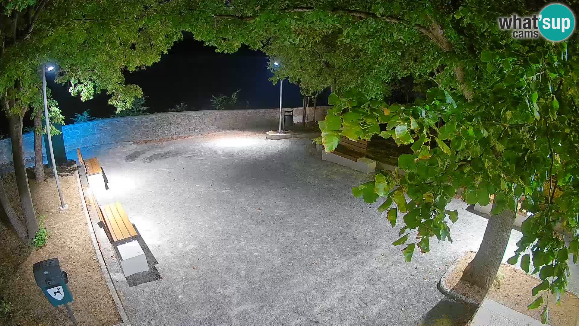 Spletna kamera Senj v živo – Park pisateljev in Velebitski kanal