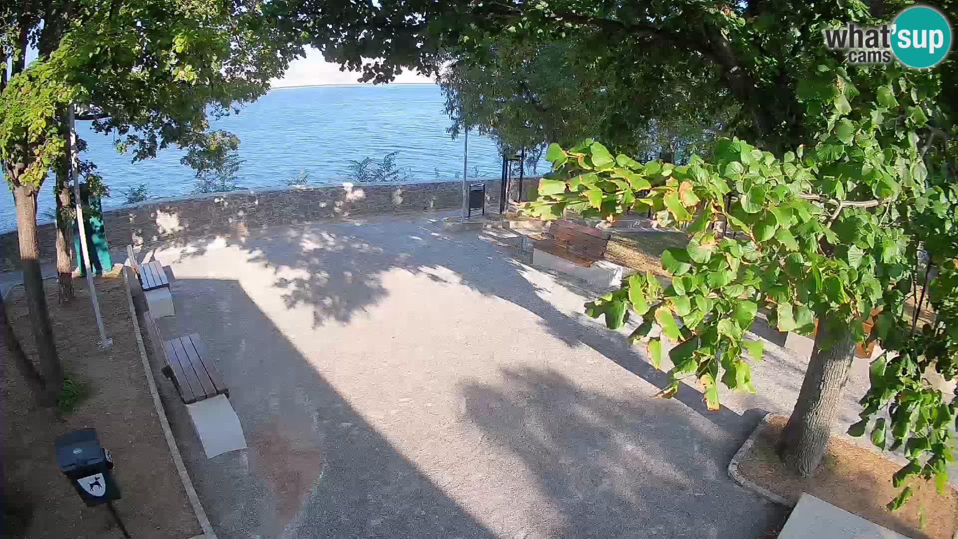 Spletna kamera Senj v živo – Park pisateljev in Velebitski kanal