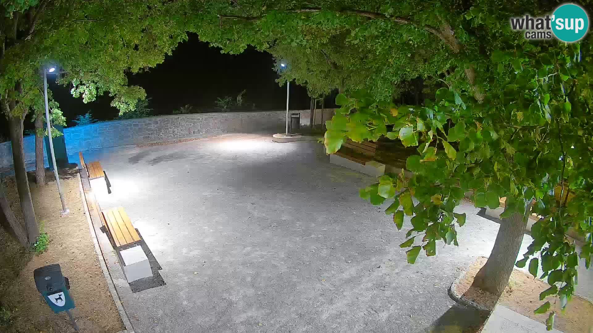 Kamera uživo Senj – Park književnika i Velebitski kanal