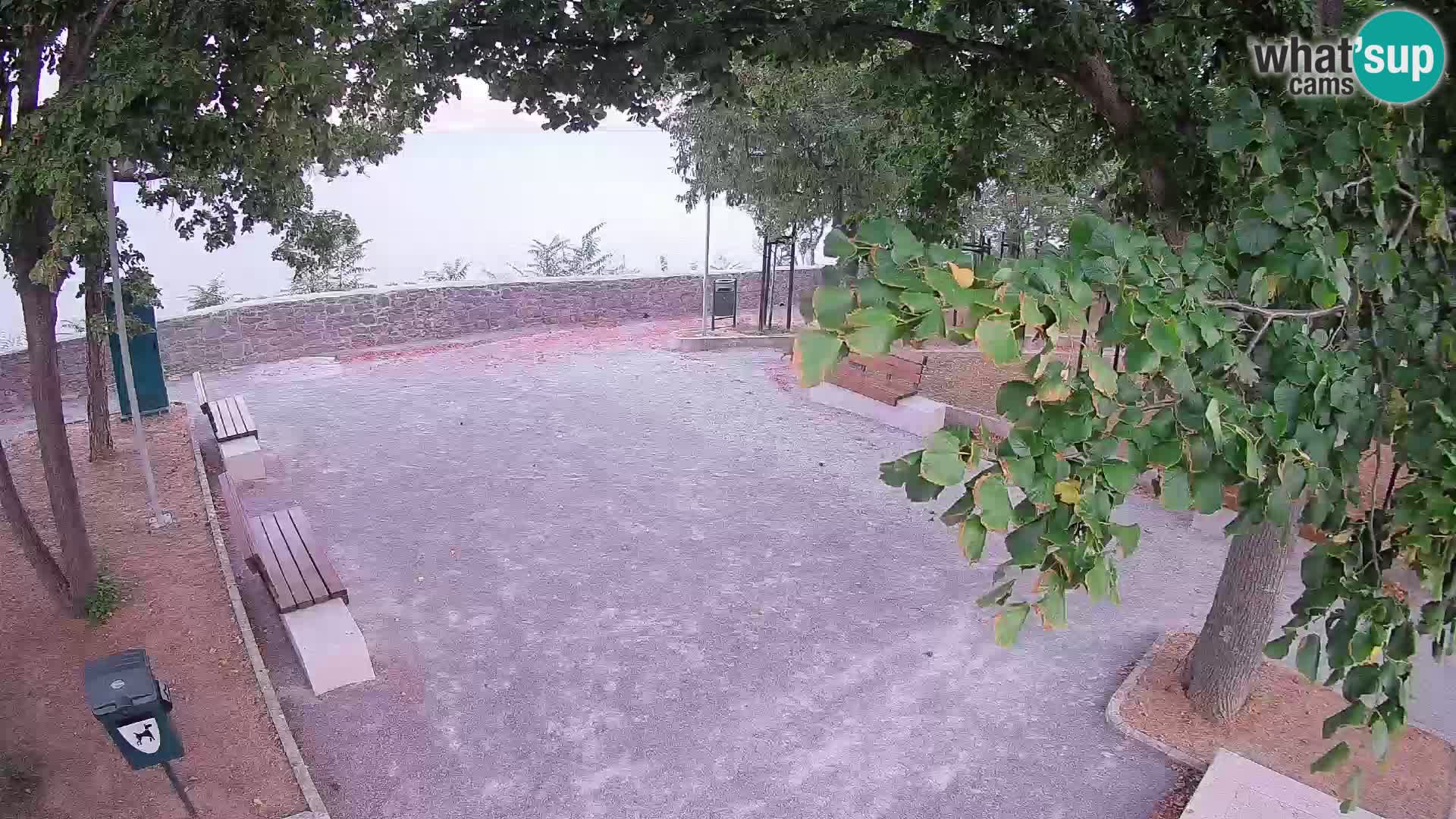 Kamera uživo Senj – Park književnika i Velebitski kanal