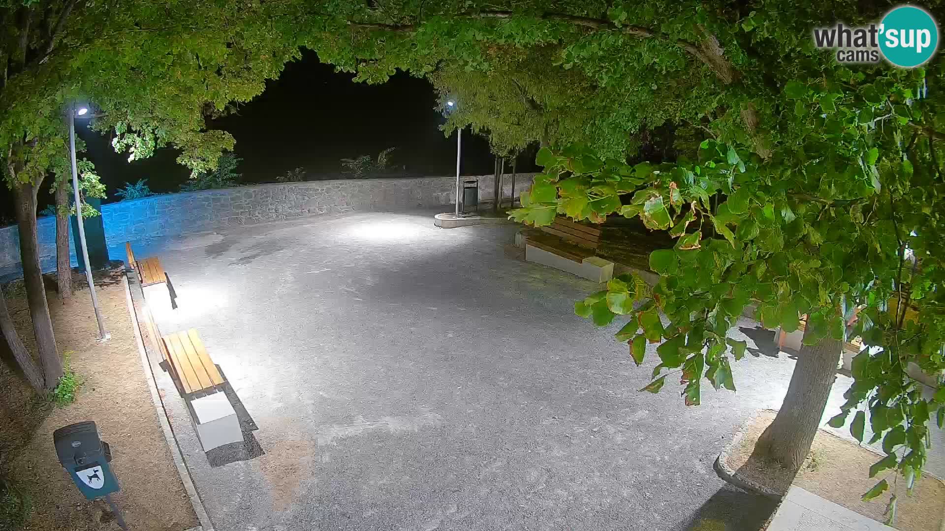 Spletna kamera Senj v živo – Park pisateljev in Velebitski kanal