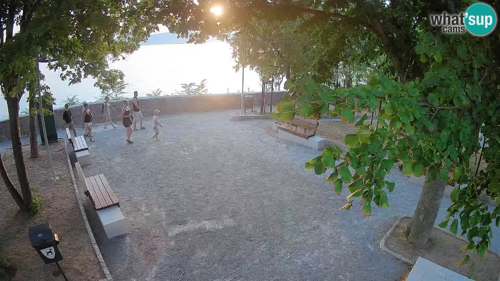 Spletna kamera Senj v živo – Park pisateljev in Velebitski kanal