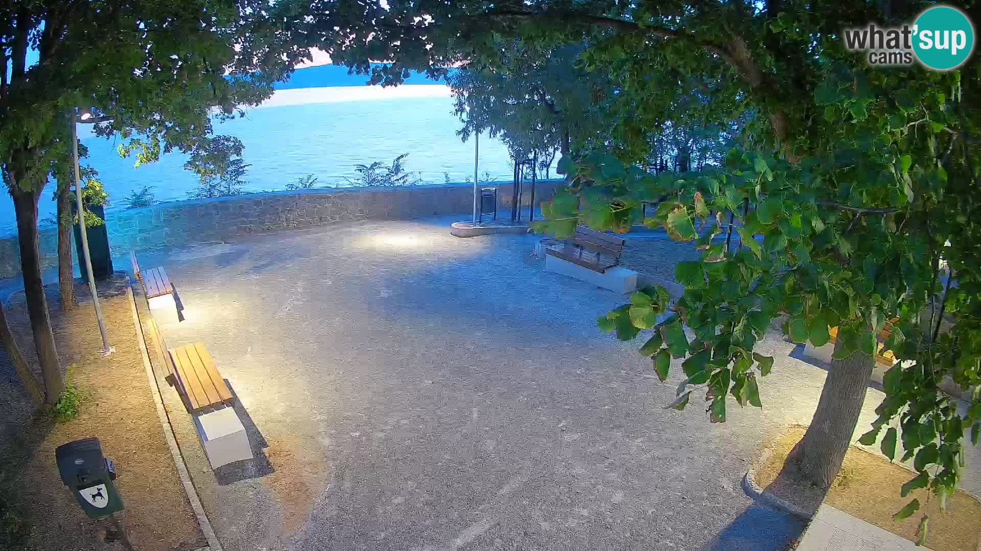 Webcam Senj en direct – Parc des Écrivains et canal du Velebit