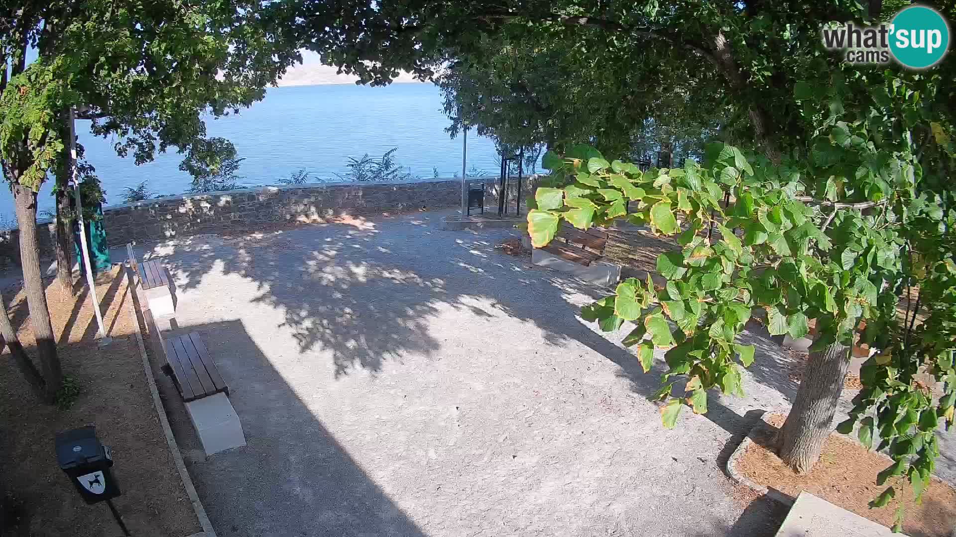 Spletna kamera Senj v živo – Park pisateljev in Velebitski kanal