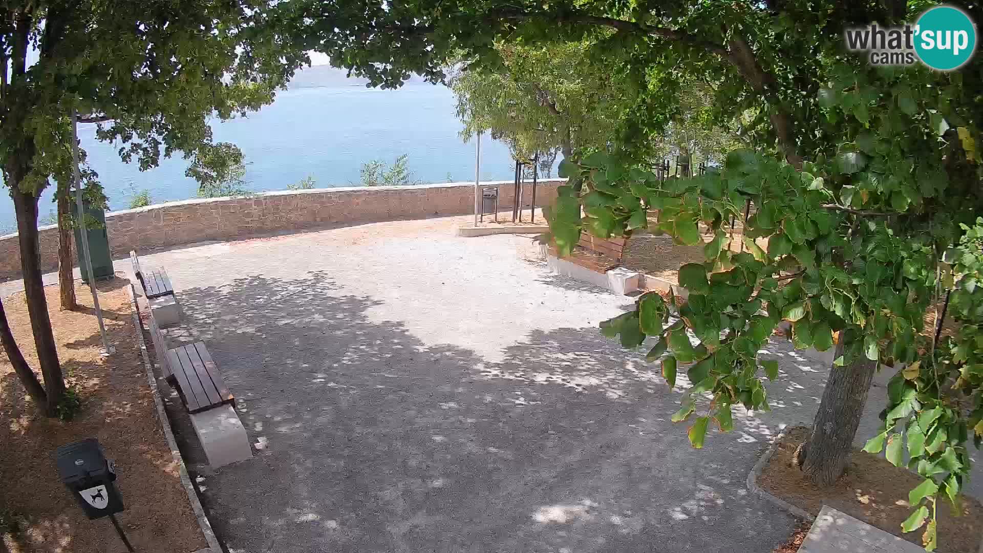 Webcam Senj en direct – Parc des Écrivains et canal du Velebit
