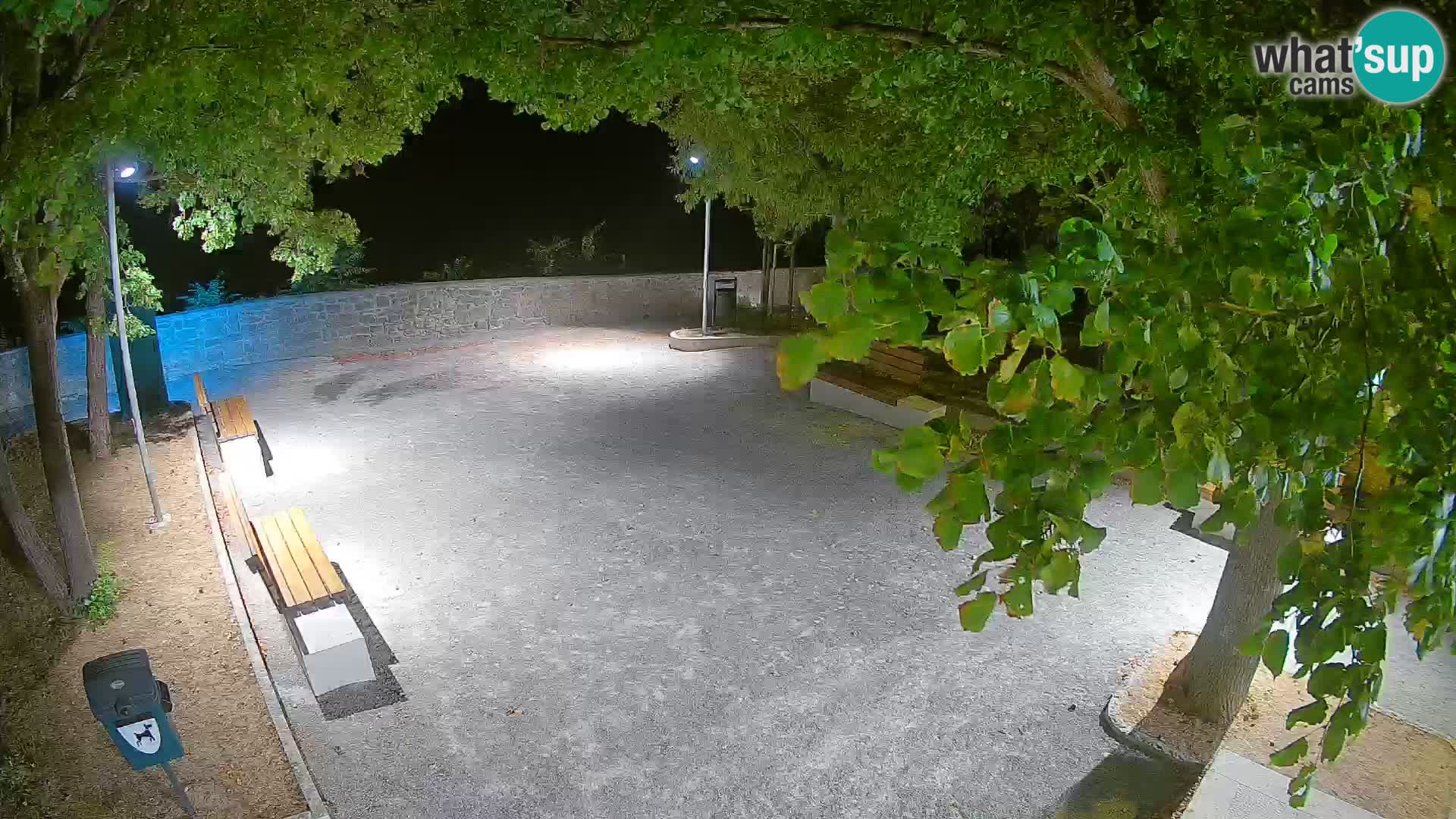 Spletna kamera Senj v živo – Park pisateljev in Velebitski kanal