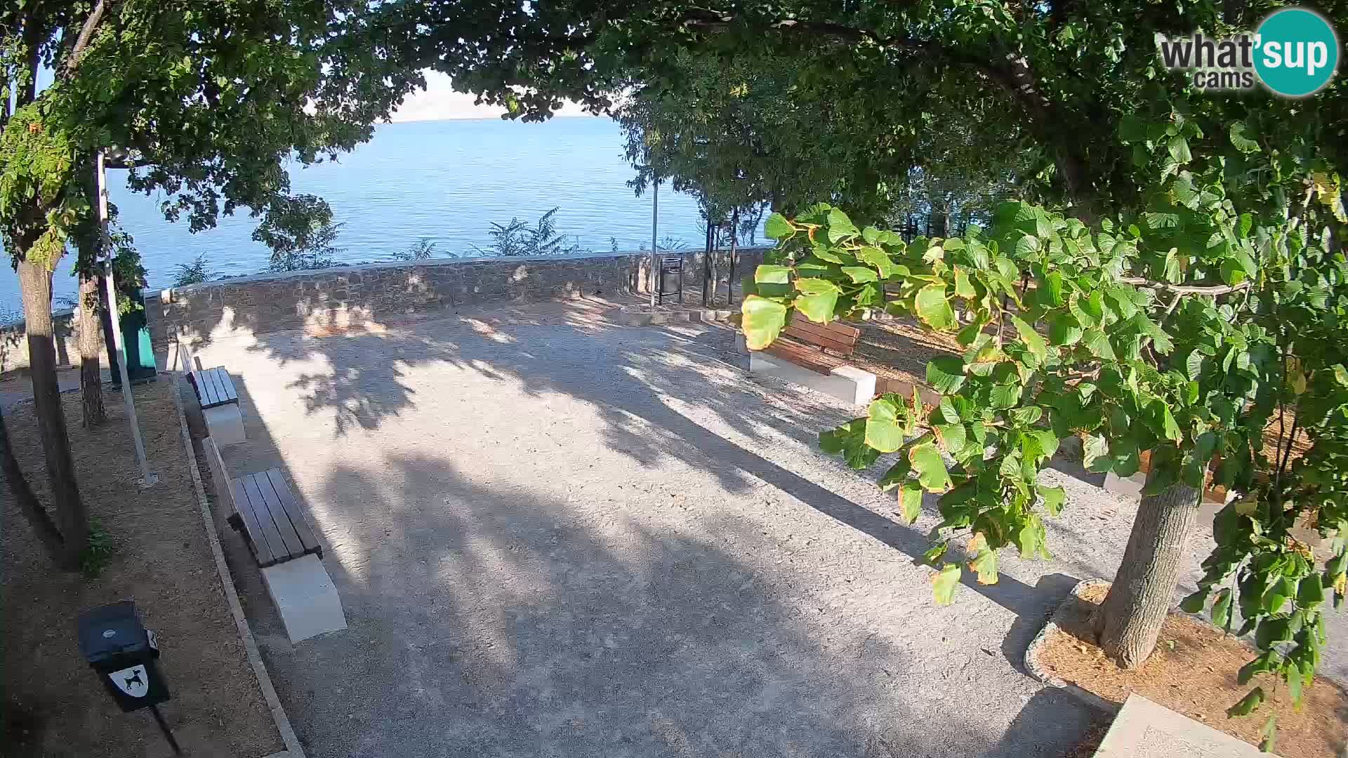 Spletna kamera Senj v živo – Park pisateljev in Velebitski kanal