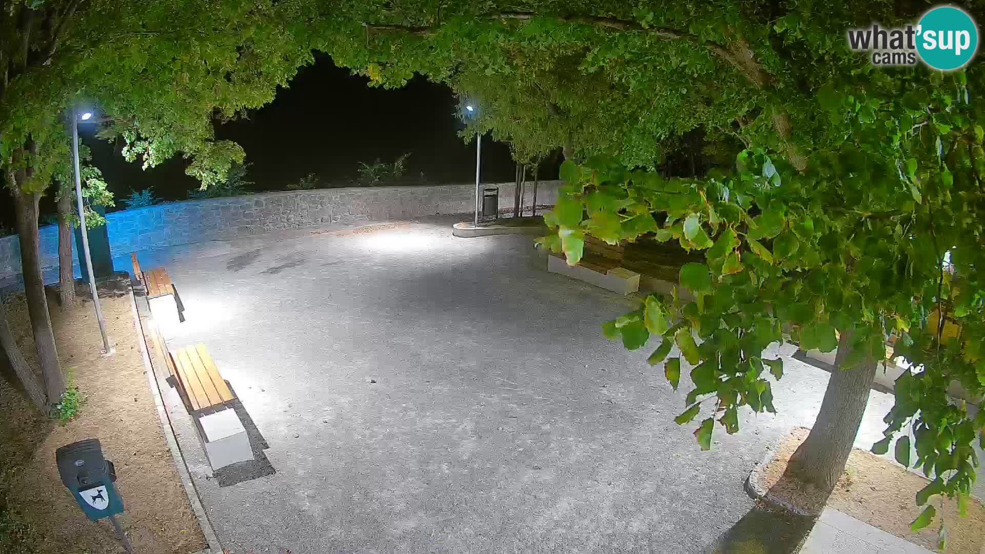 Spletna kamera Senj v živo – Park pisateljev in Velebitski kanal