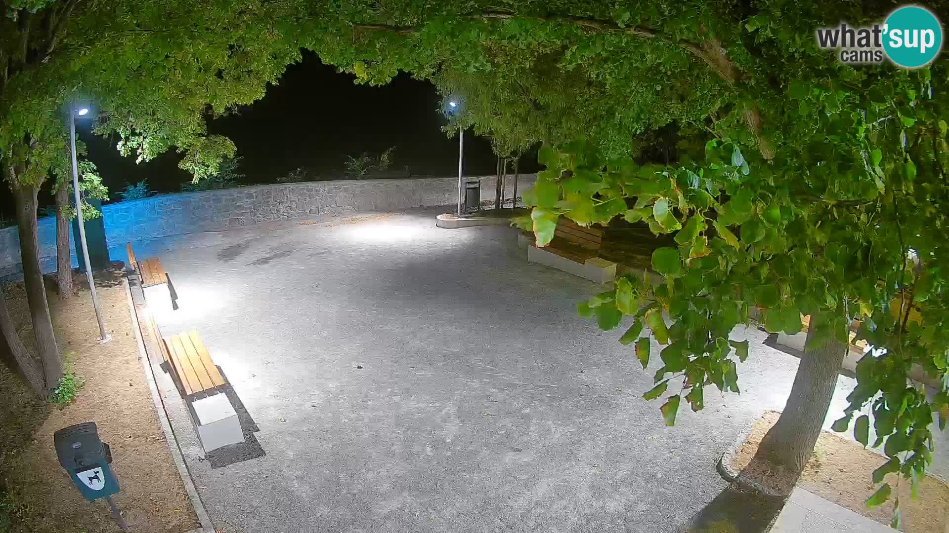 Spletna kamera Senj v živo – Park pisateljev in Velebitski kanal