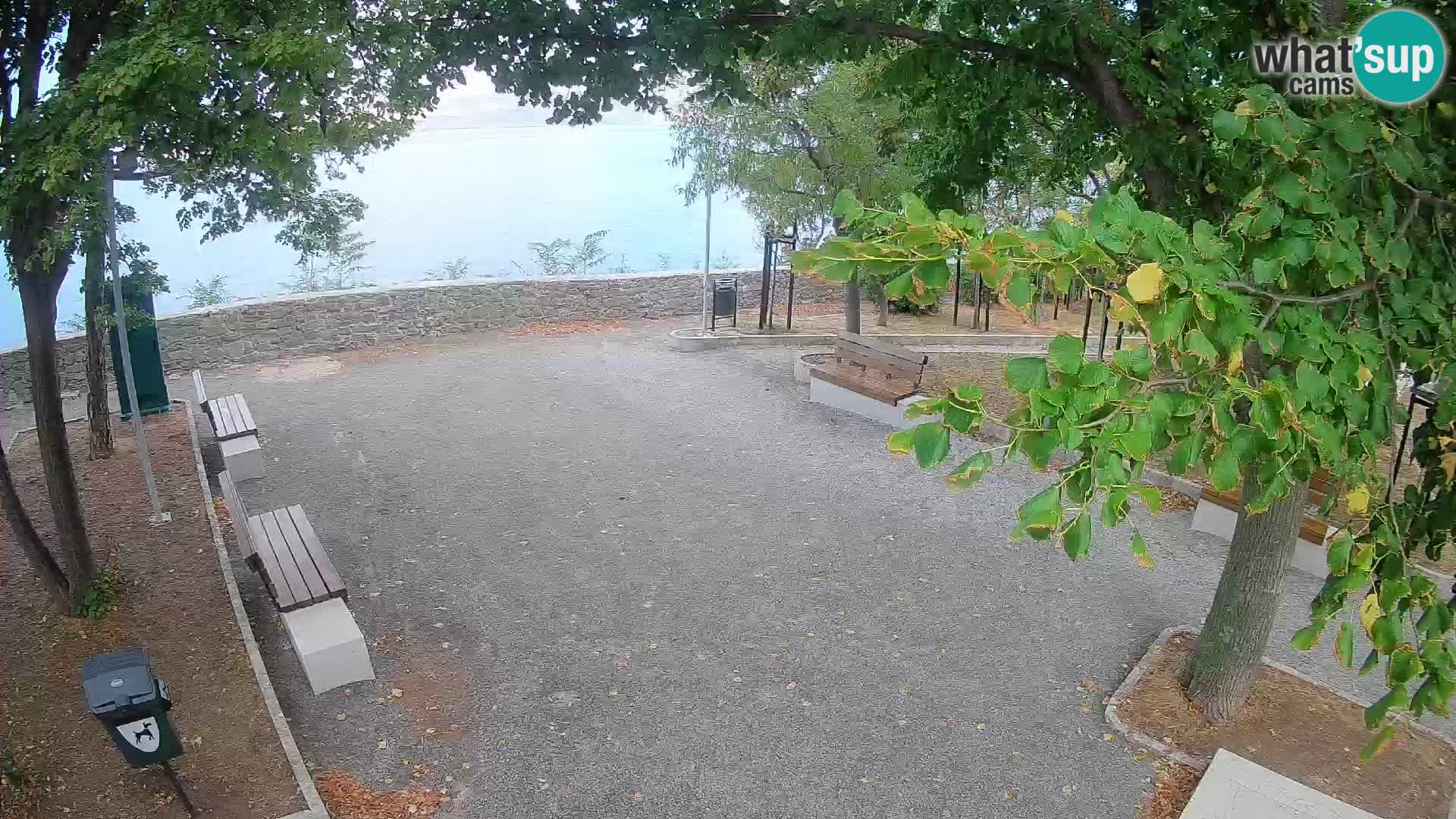 Spletna kamera Senj v živo – Park pisateljev in Velebitski kanal
