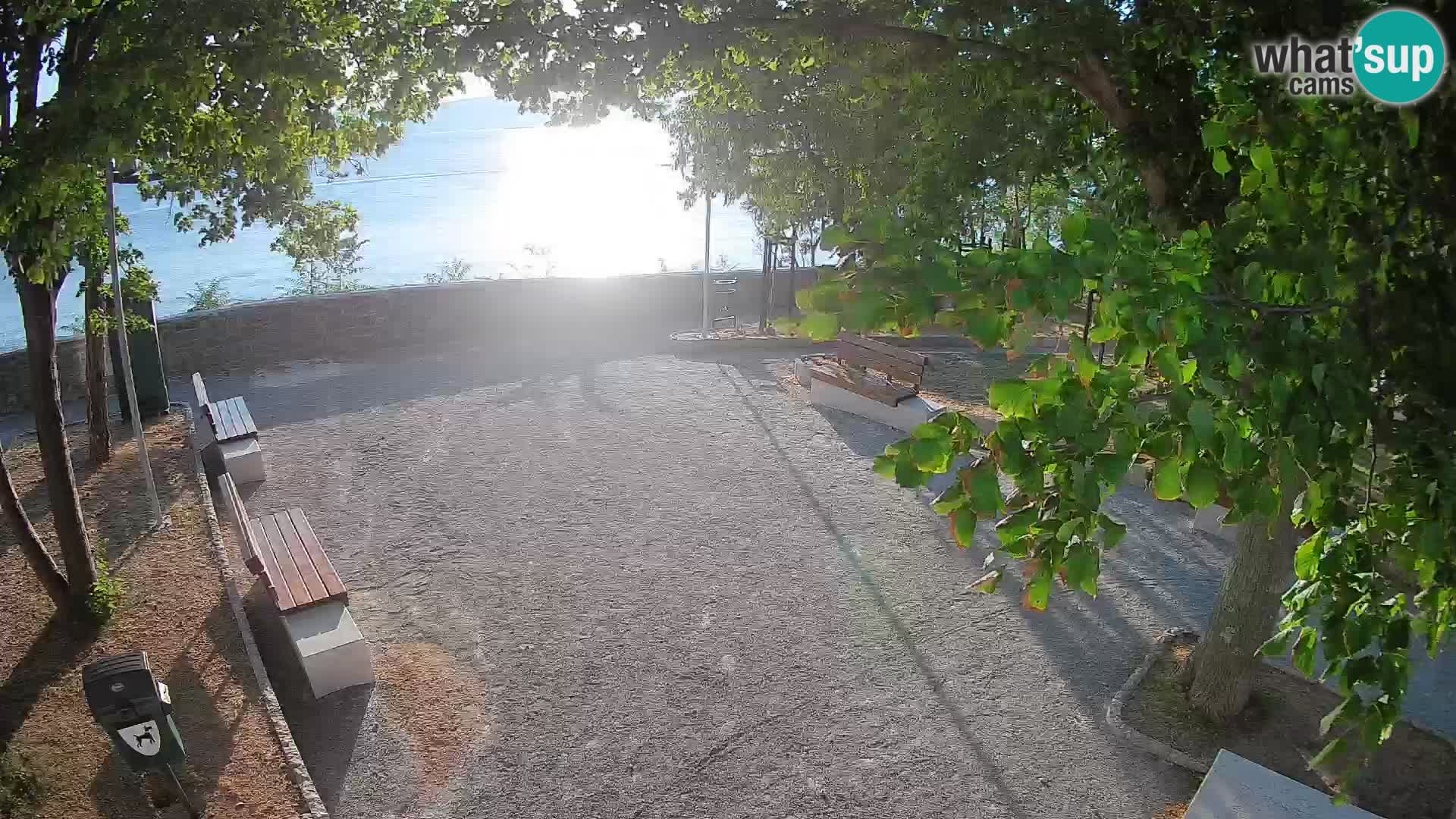 Webcam Senj en direct – Parc des Écrivains et canal du Velebit