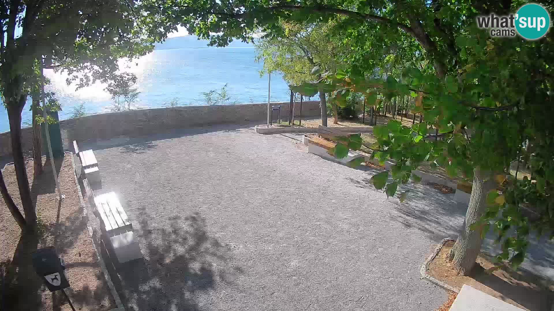 Spletna kamera Senj v živo – Park pisateljev in Velebitski kanal