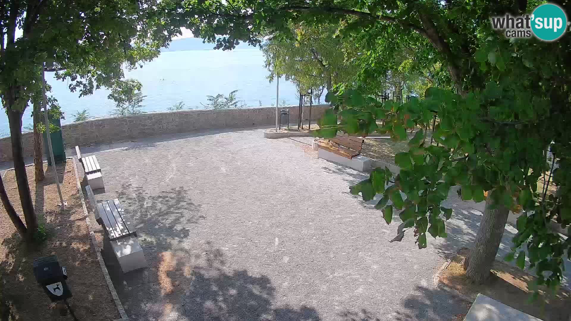 Spletna kamera Senj v živo – Park pisateljev in Velebitski kanal