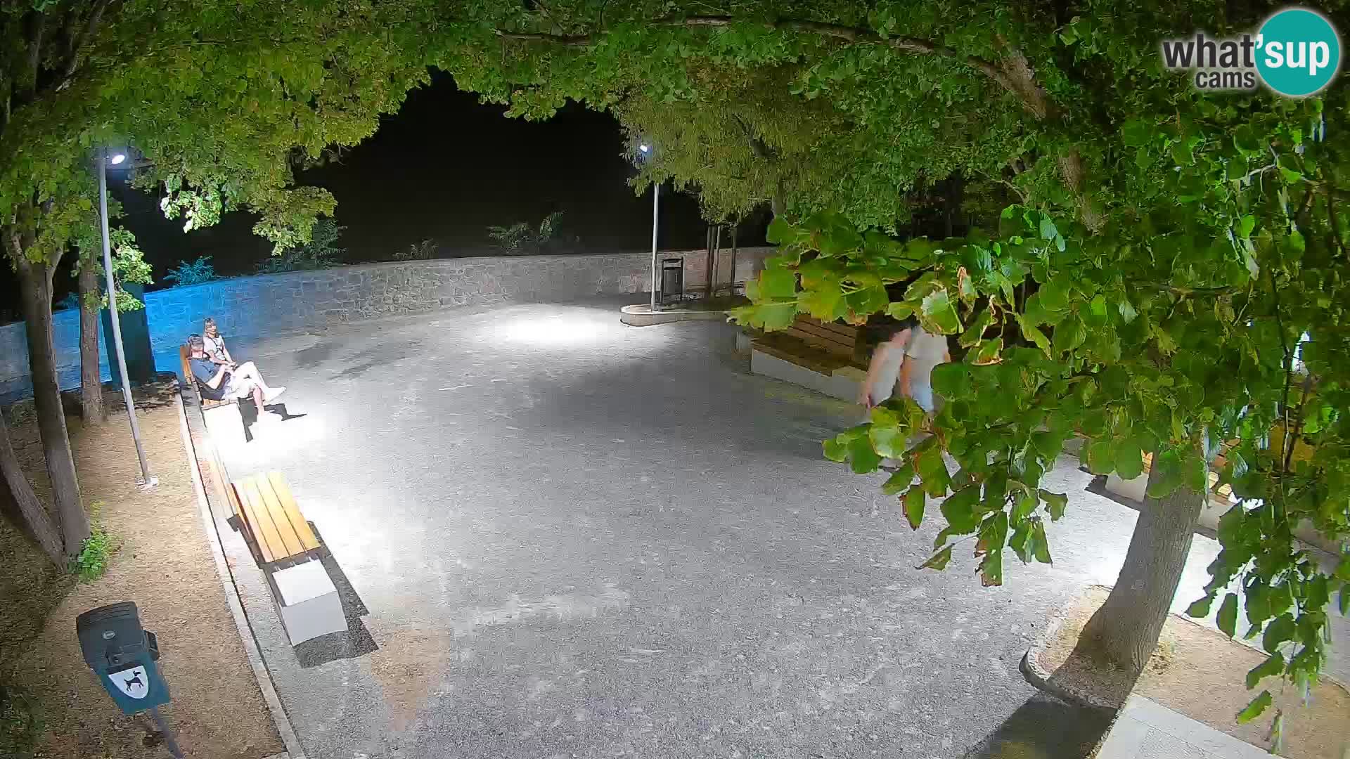 Spletna kamera Senj v živo – Park pisateljev in Velebitski kanal