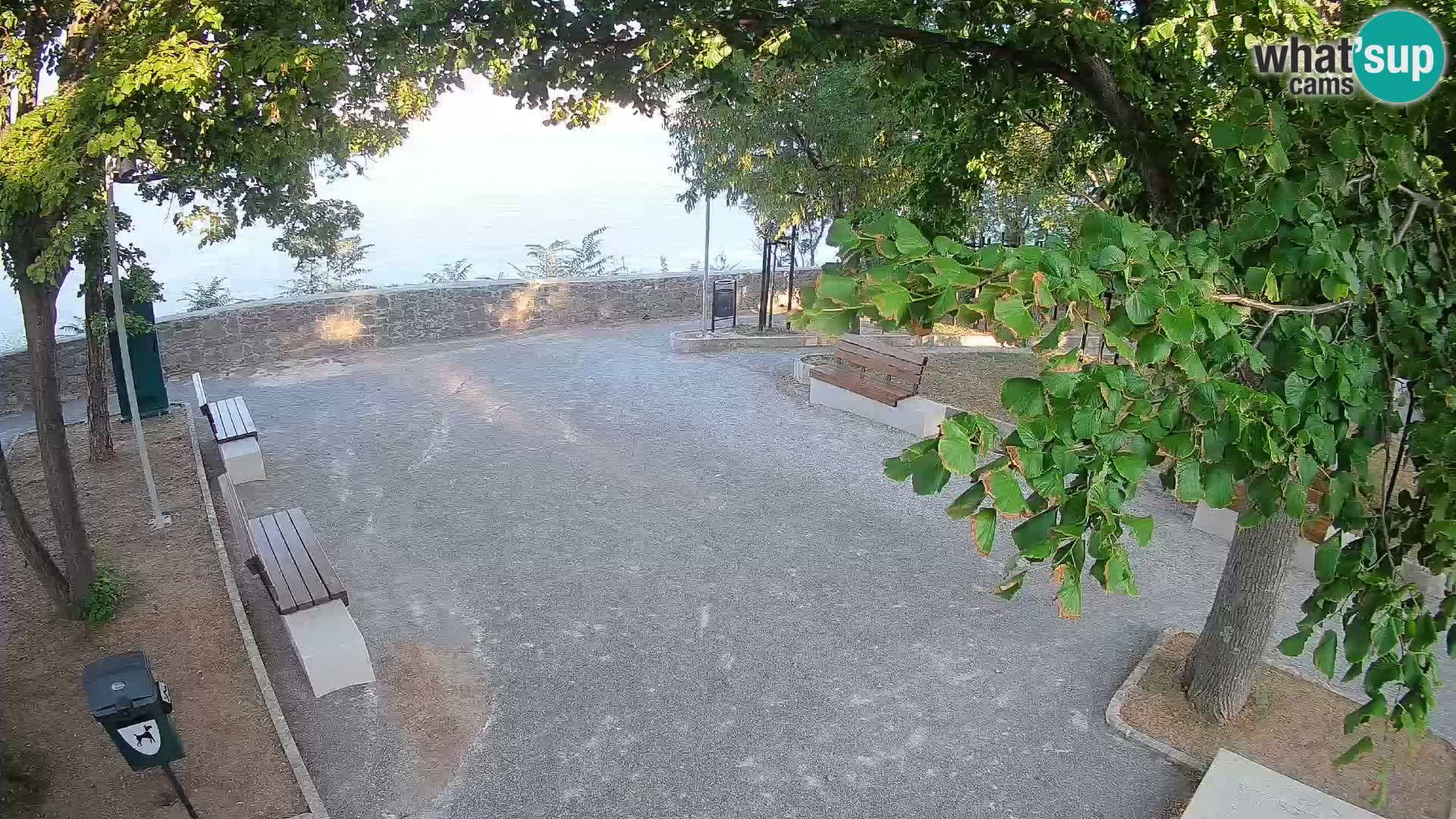 Webcam Senj en direct – Parc des Écrivains et canal du Velebit
