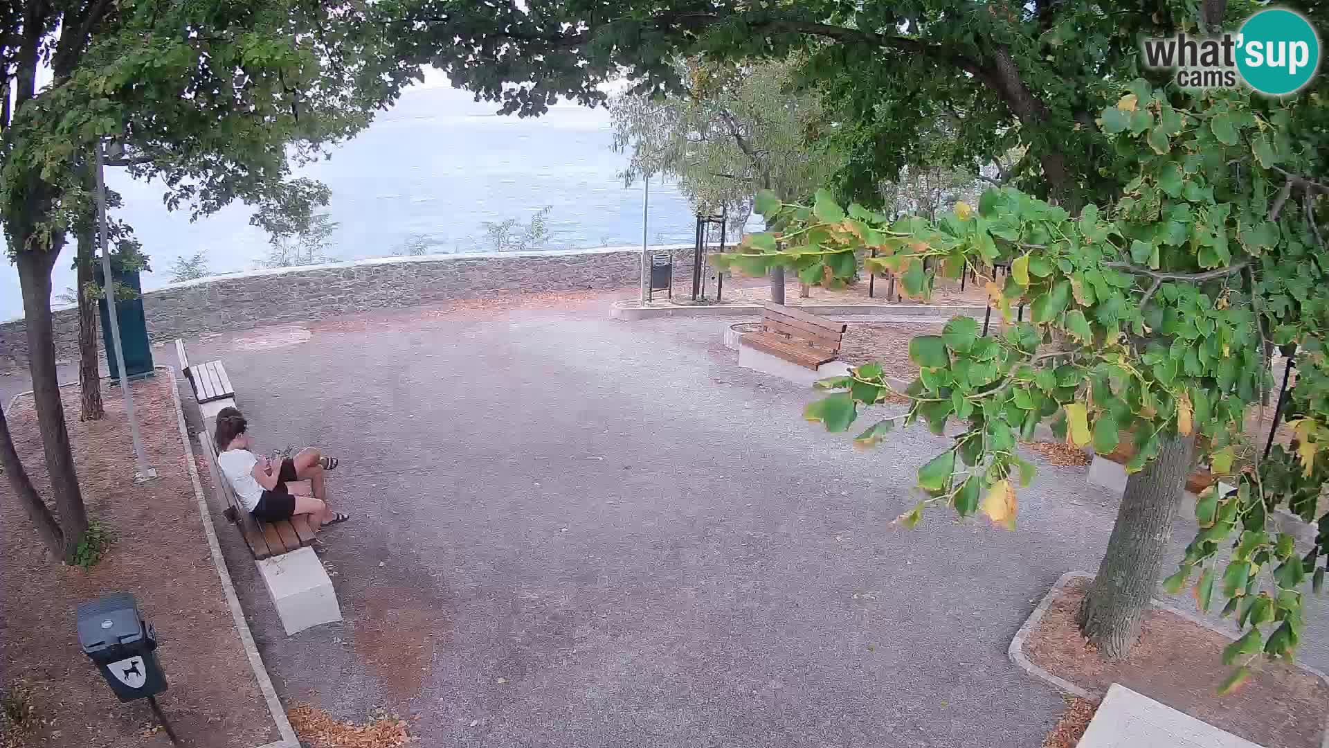 Spletna kamera Senj v živo – Park pisateljev in Velebitski kanal