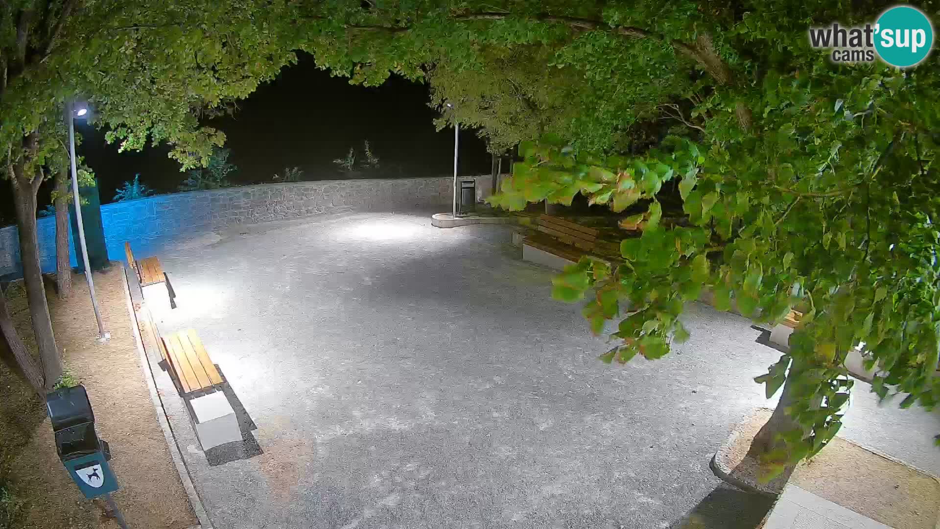 Spletna kamera Senj v živo – Park pisateljev in Velebitski kanal