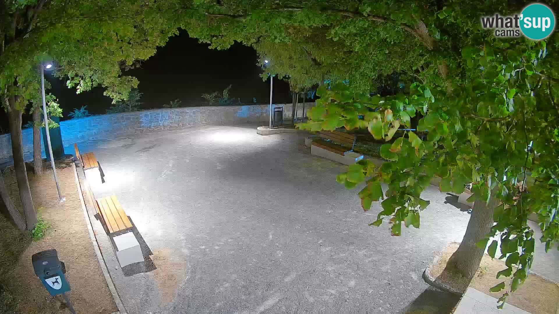 Kamera uživo Senj – Park književnika i Velebitski kanal