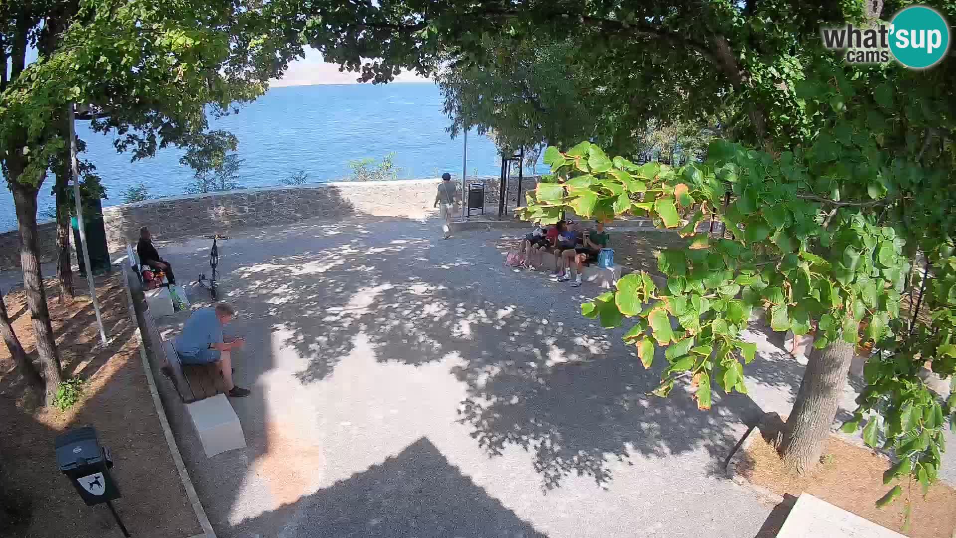Spletna kamera Senj v živo – Park pisateljev in Velebitski kanal
