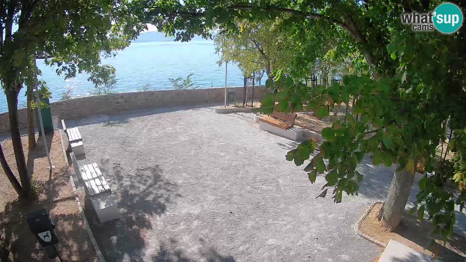 Spletna kamera Senj v živo – Park pisateljev in Velebitski kanal