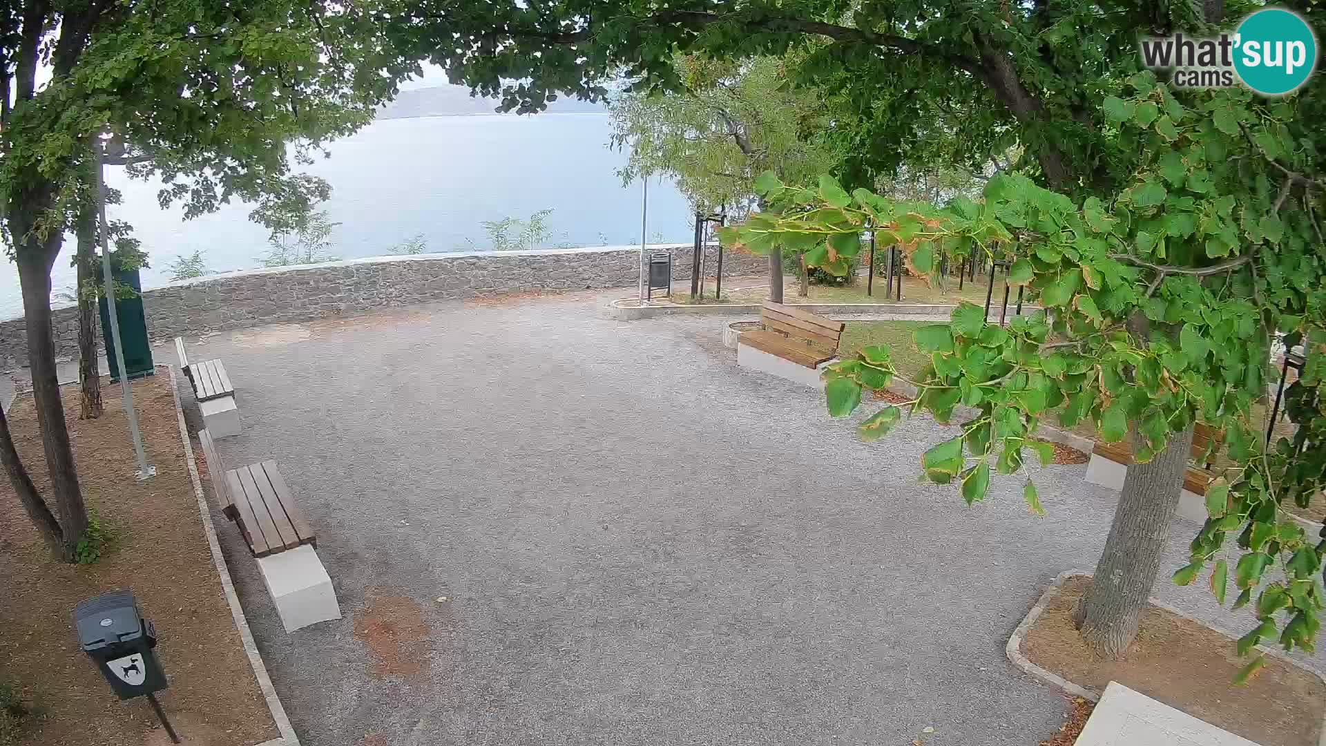 Spletna kamera Senj v živo – Park pisateljev in Velebitski kanal