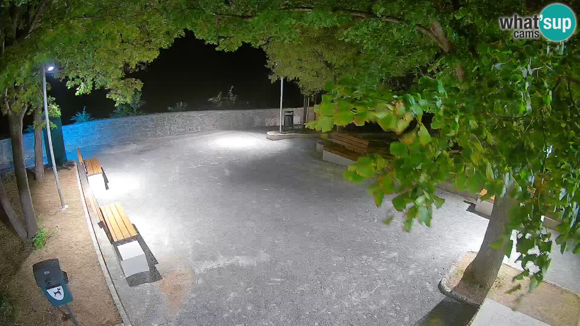 Spletna kamera Senj v živo – Park pisateljev in Velebitski kanal