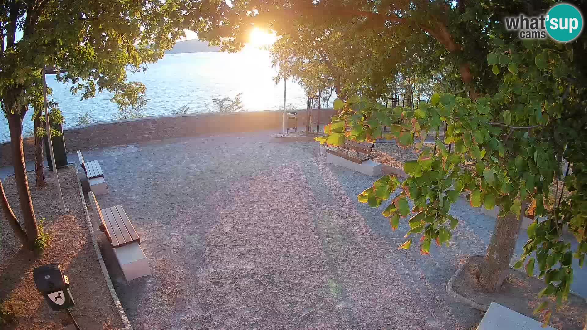Webcam Senj en direct – Parc des Écrivains et canal du Velebit