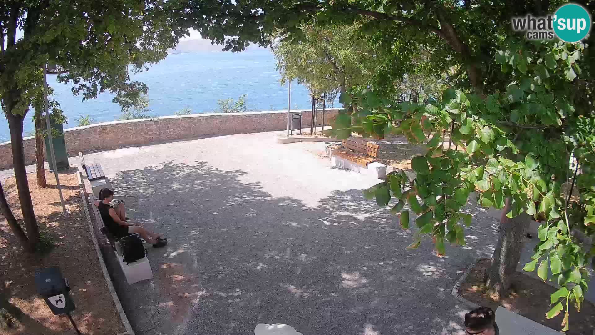 Spletna kamera Senj v živo – Park pisateljev in Velebitski kanal