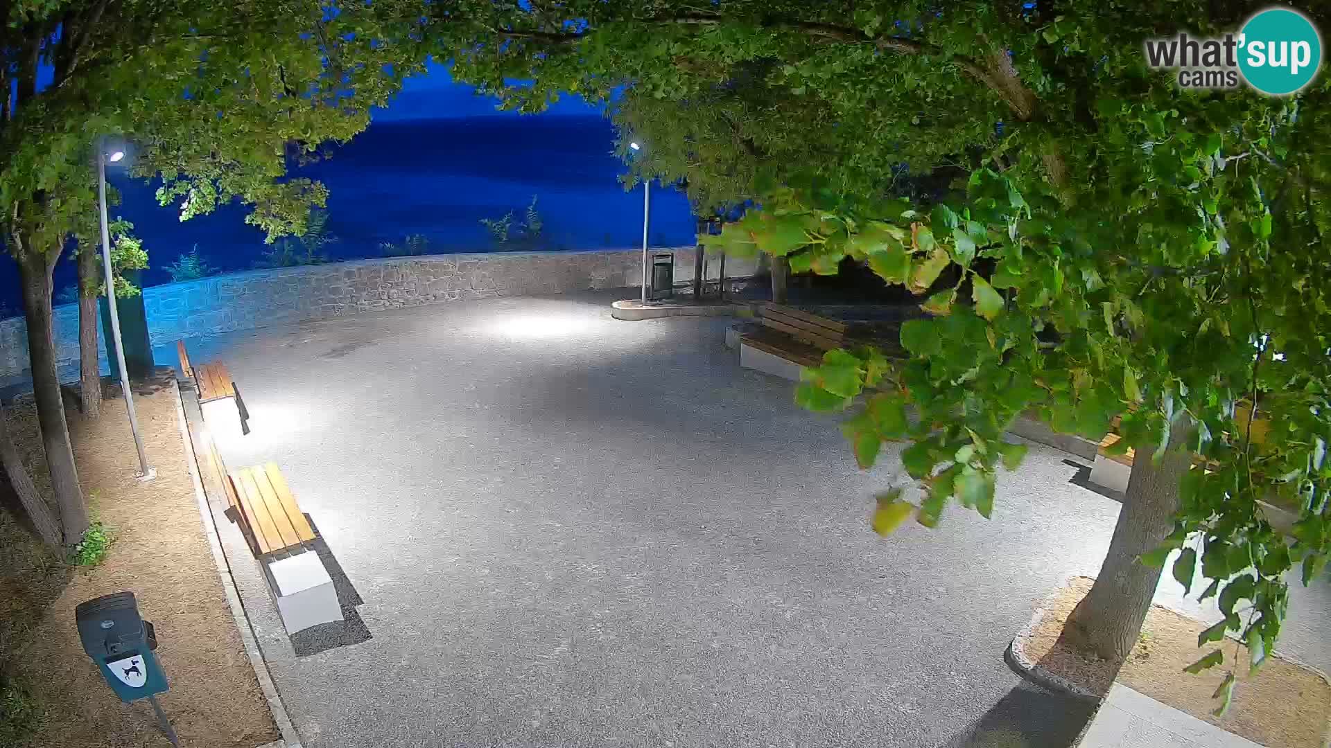 Kamera uživo Senj – Park književnika i Velebitski kanal