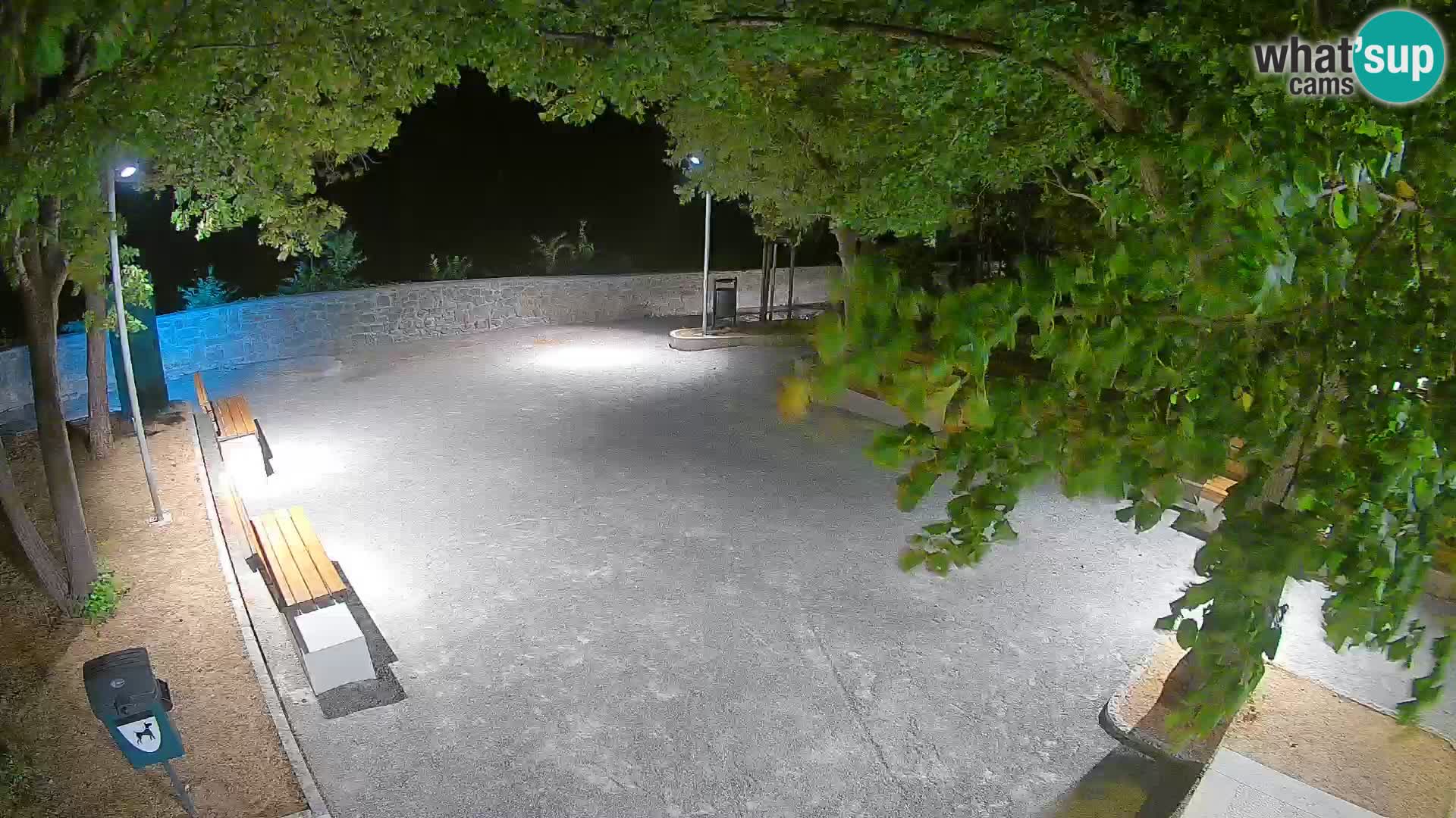 Spletna kamera Senj v živo – Park pisateljev in Velebitski kanal