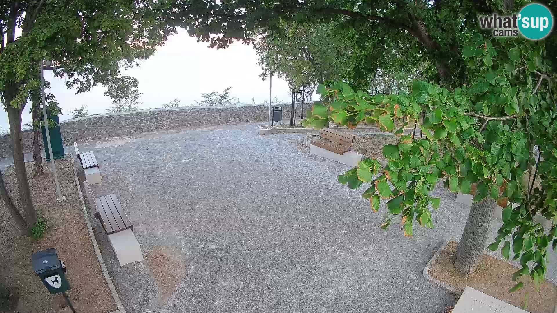 Webcam Senj en direct – Parc des Écrivains et canal du Velebit