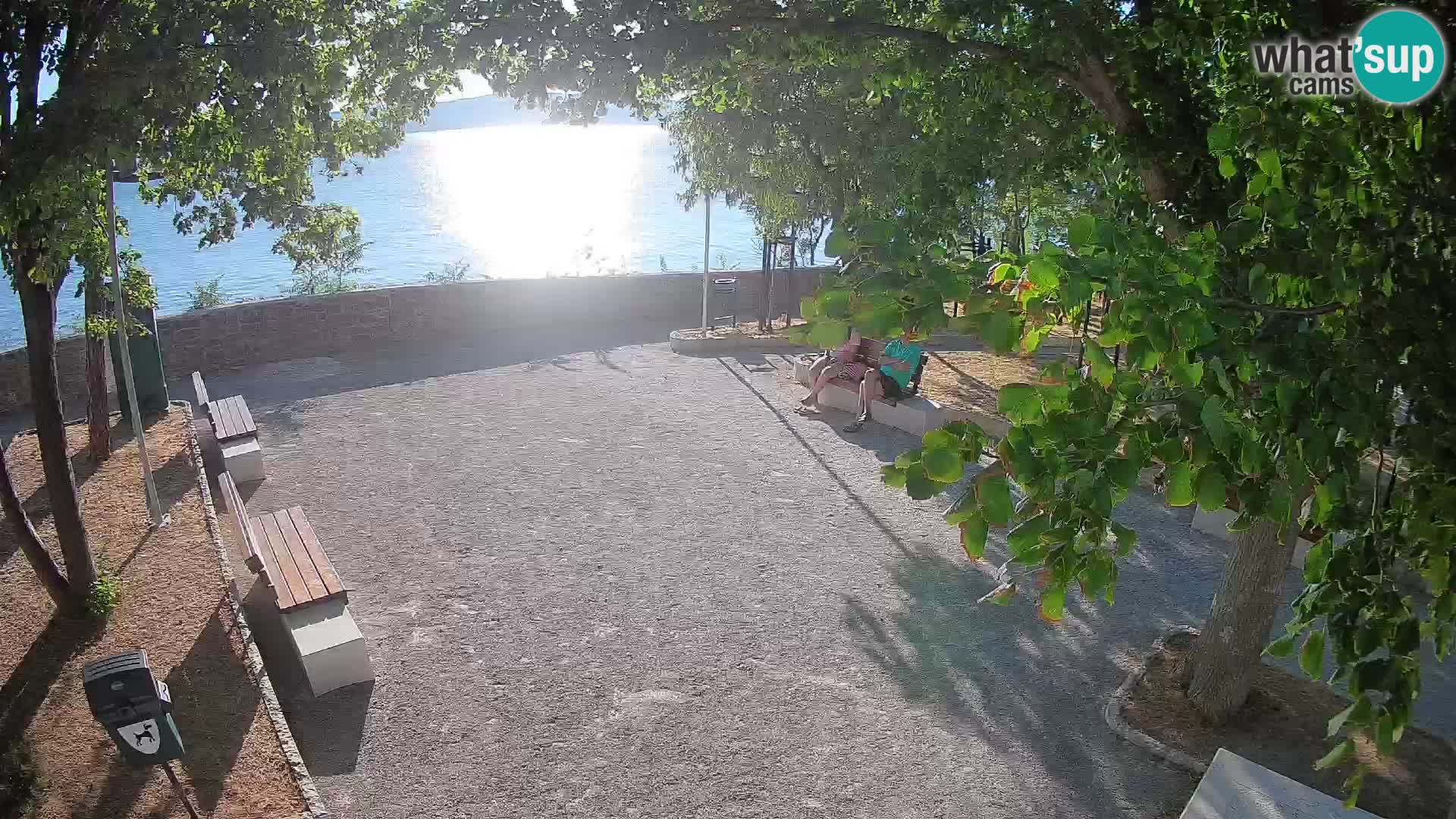 Spletna kamera Senj v živo – Park pisateljev in Velebitski kanal